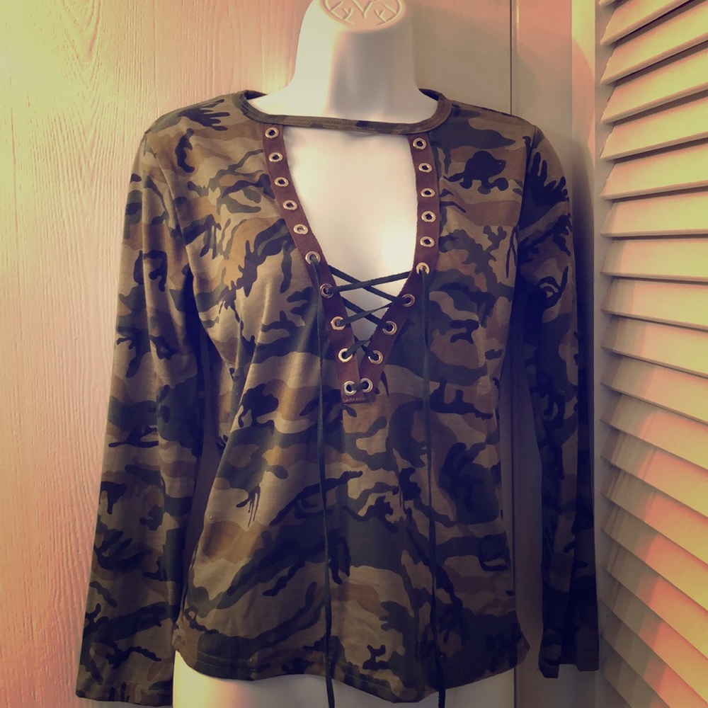 NWOT Camouflage top
